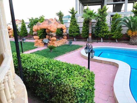 5 otaqlı həyət evi/bağ evi - Buzovna q. - 360 m²