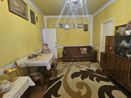 5-комн. вторичка - м. Азадлыг проспекти - 130 м²