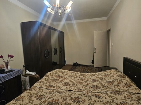 5-комн. вторичка - м. Азадлыг проспекти - 130 м²