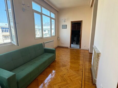 2 otaqlı köhnə tikili - 28 May m. - 65 m²