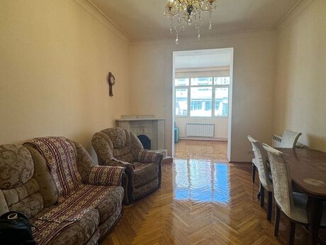 2 otaqlı köhnə tikili - 28 May m. - 65 m²