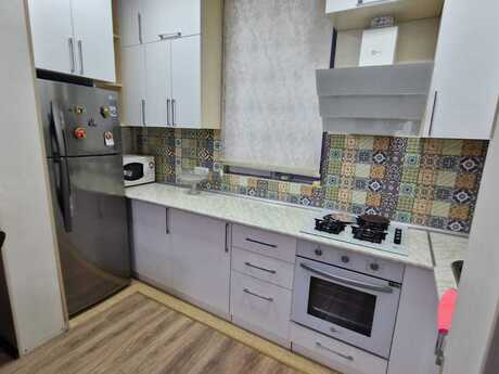 2 otaqlı köhnə tikili - Memar Əcəmi m. - 50 m²