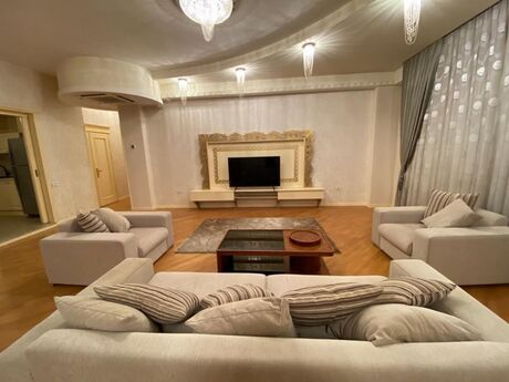 Аренда: 5-комнатная квартира, 220 м², Nizami: 2 200 ₼/мес 4