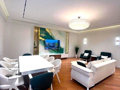 4-комн. новостройка - м. 8 ноября - 150 м²