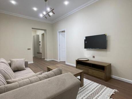2 otaqlı köhnə tikili - Elmlər Akademiyası m. - 60 m²