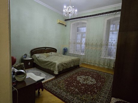 3-room apartment, 140 m², Nizami: 360 000 ₼ 2