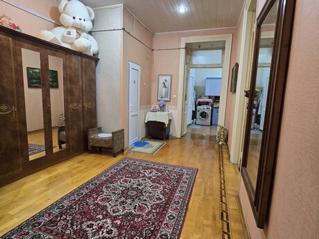 3-room apartment, 140 m², Nizami: 360 000 ₼ 4