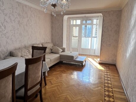 Elan №5993220 - Bakı, Elmlər Akademiyası m., 3 otaqlı, 80 m², 5/5 mərtəbə