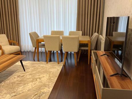 Hünər Qüllələri kompleksində 3 otaqlı yeni tikili mənzil kirayə verilir, 120 m², 2 500 AZN/ay, şəkil 2 / 12