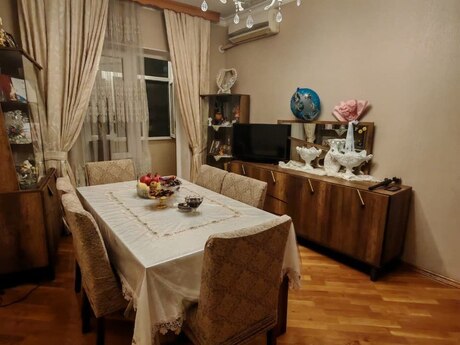 3 otaqlı köhnə tikili - 8-ci mikrorayon q. - 65 m²
