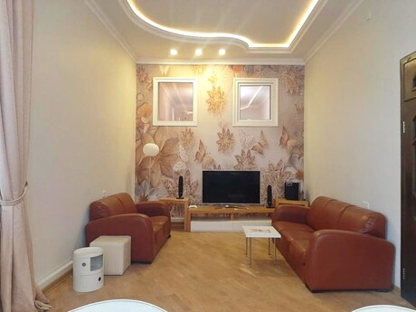 4 otaqlı köhnə tikili - 28 May m. - 170 m²