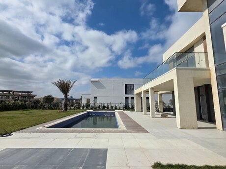 8 otaqlı həyət evi/bağ evi - Sea Breeze q. - 950 m²