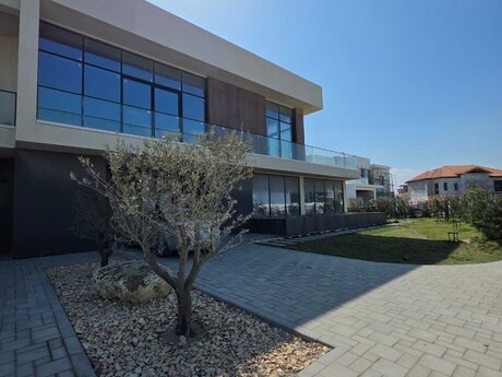 8 otaqlı həyət evi/bağ evi - Sea Breeze q. - 950 m²