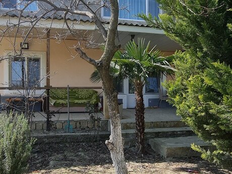 10 otaqlı həyət evi/bağ evi - Bakıxanov q. - 320 m²
