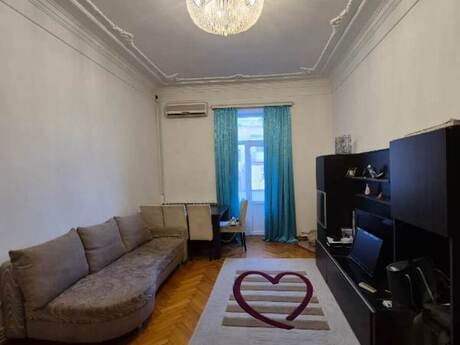 3 otaqlı köhnə tikili - Nizami m. - 85 m²