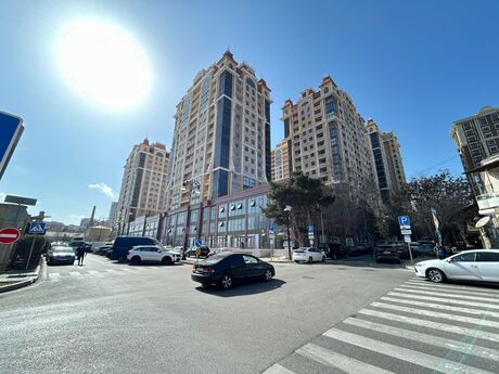 Elan №5932193 - Bakı, 28 May m., 3 otaqlı, 113 m², 12/17 mərtəbə