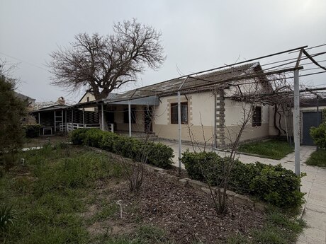 4 otaqlı həyət evi/bağ evi - Binə q. - 130 m²