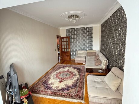 3 otaqlı köhnə tikili - Azadlıq Prospekti m. - 89 m²