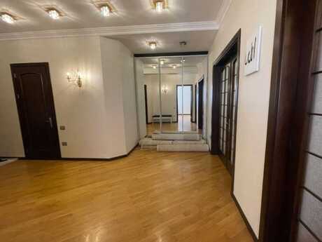 3 otaqlı yeni tikili - 8 Noyabr m. - 128 m²