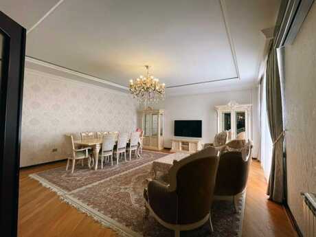 3 otaqlı yeni tikili - 8 Noyabr m. - 128 m²