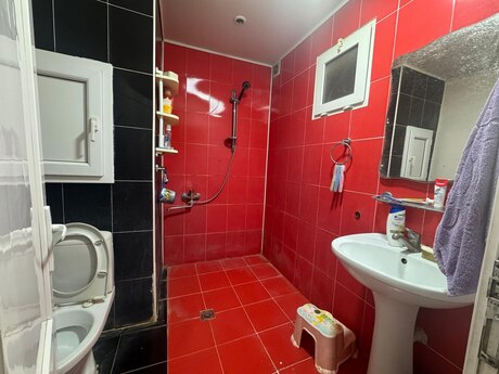 4 otaqlı köhnə tikili - Neftçilər m. - 100 m²