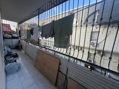 4 otaqlı köhnə tikili - Neftçilər m. - 100 m²