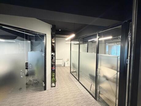5-комн. офис - м. Элмляр Академиясы - 121 м²