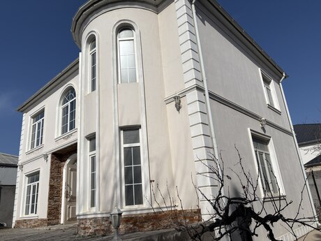 House with Garden, Villa For Sale