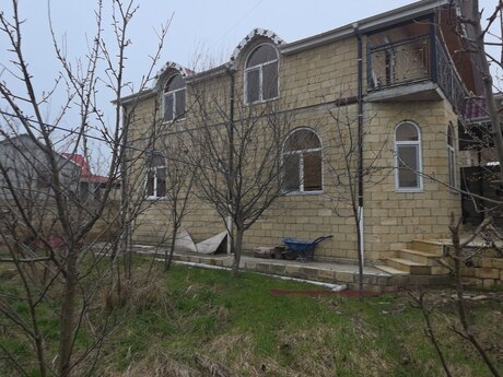 4 otaqlı həyət evi/bağ evi - Şamaxı - 200 m²