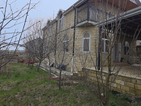 4 otaqlı həyət evi/bağ evi - Şamaxı - 200 m²