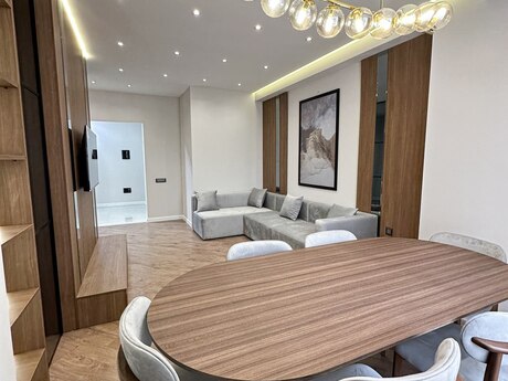 3-комн. новостройка - м. 28 мая - 120 м²