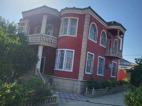 Satılır 6 otaqlı həyət evi/bağ evi 300 m², Həzi Aslanov q.