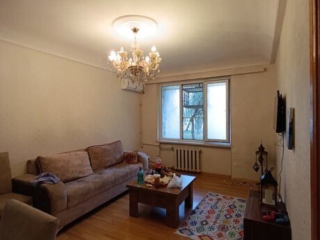 2 otaqlı köhnə tikili - Neftçilər m. - 60 m²