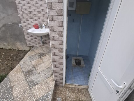 4 otaqlı həyət evi/bağ evi - Zabrat q. - 100 m²