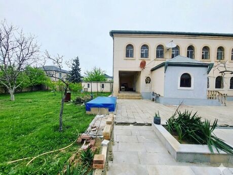 6 otaqlı həyət evi/bağ evi - Novxanı q. - 160 m²
