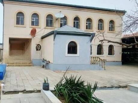 6 otaqlı həyət evi/bağ evi - Novxanı q. - 160 m²
