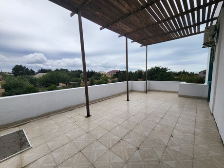 4 otaqlı həyət evi/bağ evi - Binəqədi r. - 300 m²