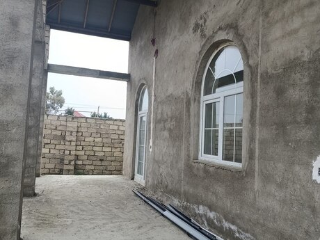 4 otaqlı həyət evi/bağ evi - Türkan q. - 200 m²