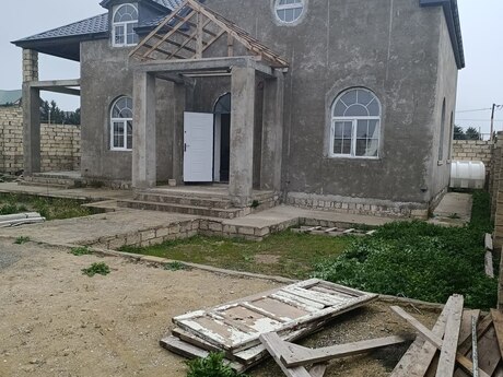 4 otaqlı həyət evi/bağ evi - Türkan q. - 200 m²