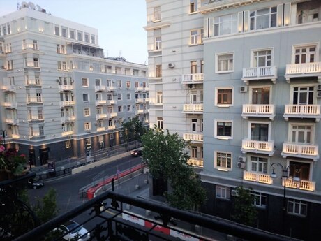 2 otaqlı köhnə tikili - Sahil m. - 60 m²
