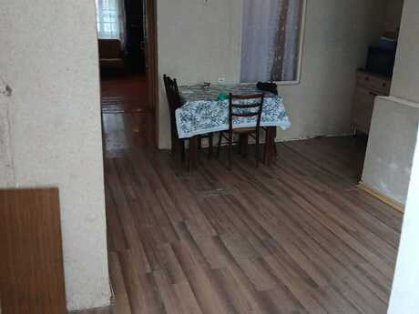 3 otaqlı köhnə tikili - Bayıl q. - 70 m²