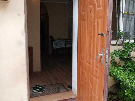 3 otaqlı köhnə tikili - Bayıl q. - 70 m²