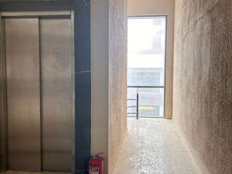 Obyekt - Ağ şəhər q. - 1370 m²
