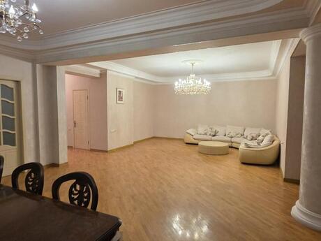 4-комн. новостройка - м. 28 мая - 200 м²