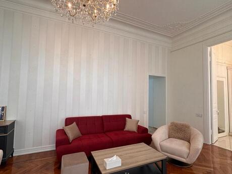 2 otaqlı köhnə tikili - Sahil m. - 90 m²
