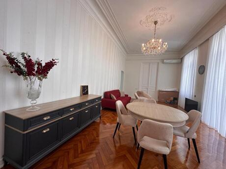 Elan №5995488 - Bakı, Sahil m., 2 otaqlı, 90 m², 3/4 mərtəbə
