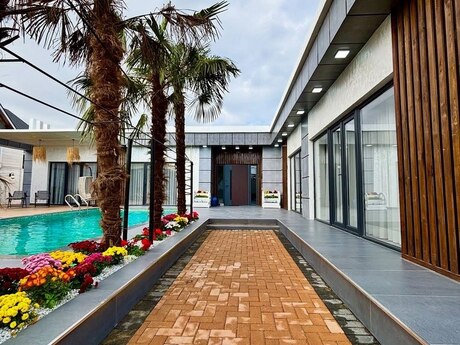 5 otaqlı həyət evi/bağ evi - Mərdəkan q. - 350 m²