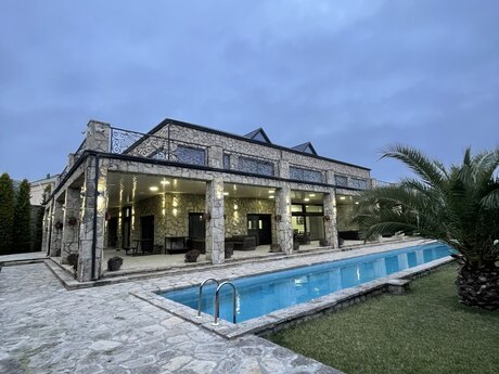 4 otaqlı həyət evi/bağ evi - Mərdəkan q. - 400 m²