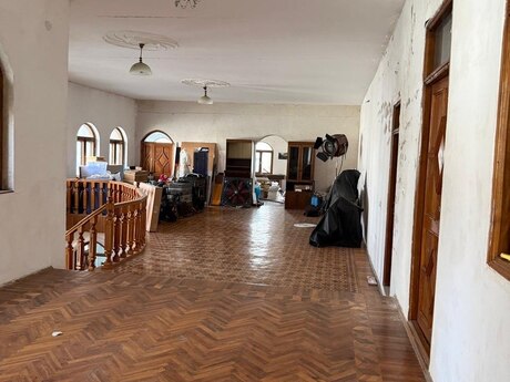 8 otaqlı həyət evi/bağ evi - Nərimanov r. - 700 m²