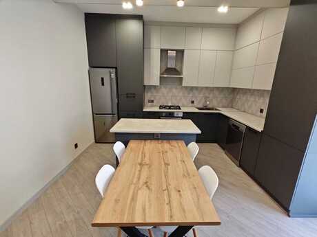 4 otaqlı yeni tikili - Xətai r. - 136 m²